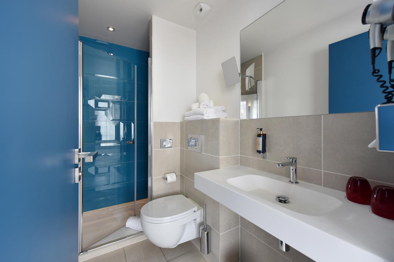 Hotel Les Voiles Тулон Экстерьер фото